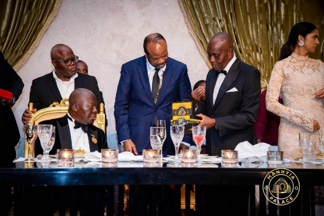 The Overlord of the Asante Kingdom, Otumfuo Osei Tutu II has gifted the King of Eswatini, King Mswati III, a 22-carat Ashanti Gold necklace as a way of strengthening the bond between them.