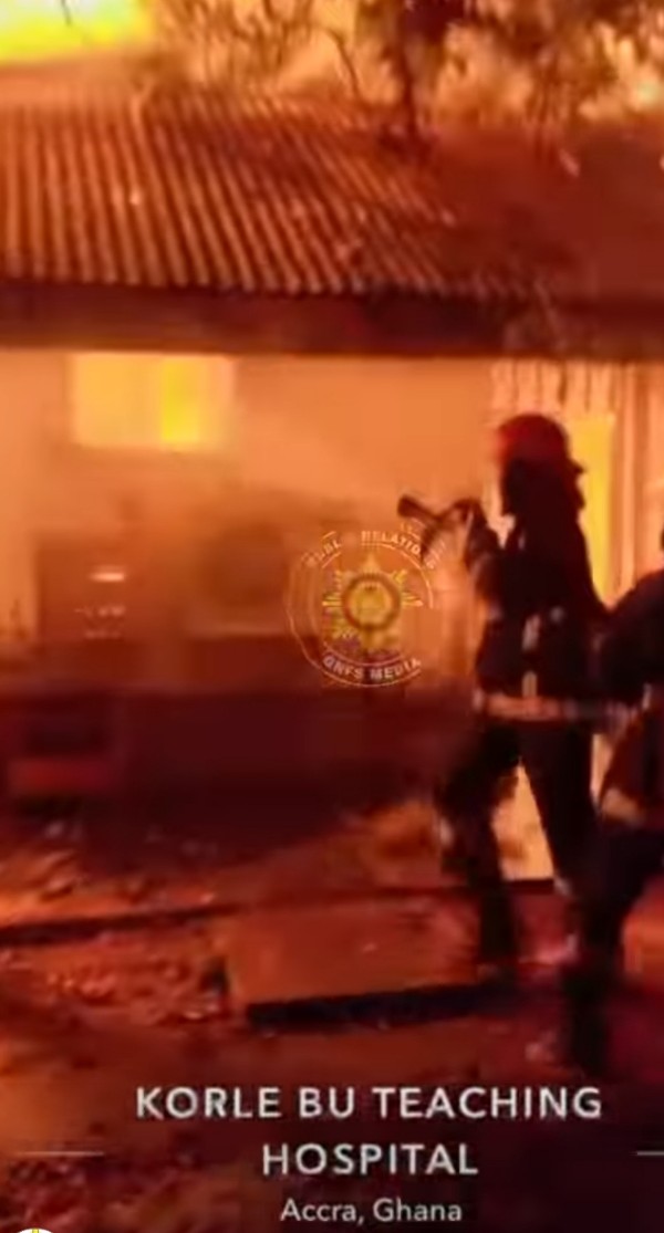 Reports trickling in indicates that Korle-bu Teaching Hospital which is located at Dansoman in the Greater Accra Region of Ghana has caught fire.