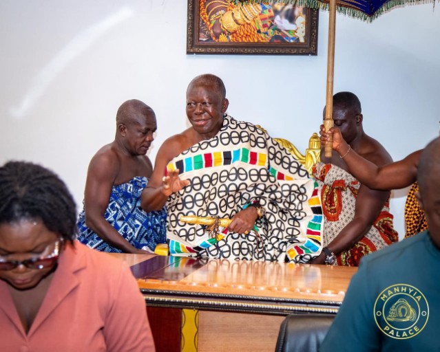 The Overlord of the Asante Kingdom, Otumfuo Osei Tutu II, has made a clarion call on the government to prioritize Ghanaians in the allocation of mining concessions before entertaining international companies seeking partnerships in the mining sector