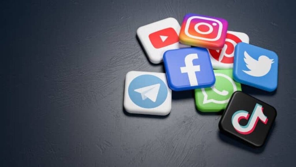 Students in various Senior High institutions have been admonished by the Ghana Education Service (GES) to desist from using social media in a bad way that can negatively impact their future.