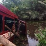 A school bus carrying more than 40 pupils of Alice Elites Academy plunged into a river on Monday, June 1, 2026, killing two kindergarten children and injuring 40 others, police have confirmed. 