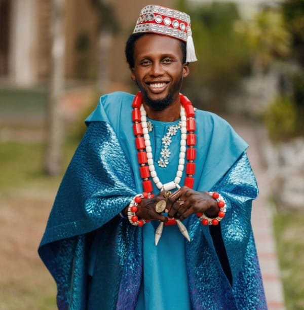 Sad news has emerged about the passing of Enoch Eshun (Enochay), popularly known to be a physically challenged student of the University of Cape Coast (UCC) 
