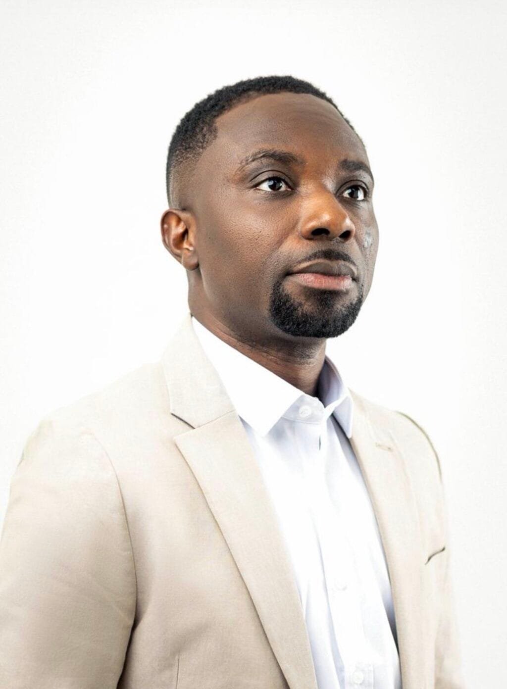 Communications team member for the New Patriotic Party (NPP), Dennis Miracles Aboagye has been reportedly arrested by the Economic and Organized Crime Office (EOCO) at the Accra International Airport. 