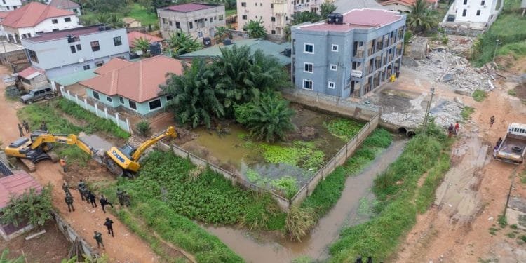 The Greater Accra Regional Coordinating Council (GARCC) Flood Taskforce has started a large-scale exercise to dredge drains and demolish structures blocking waterways across parts of Accra.