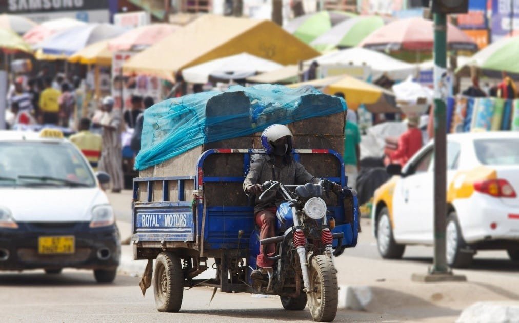 The Accra Metropolitan Assembly has barred Aboboyaa operators from using inner lanes, directing them to side roads or outer lanes